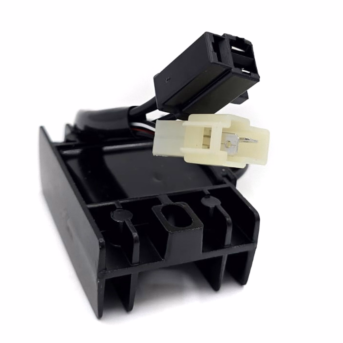 REGULADOR DE VOLTAJE 12V P/ GN-125F