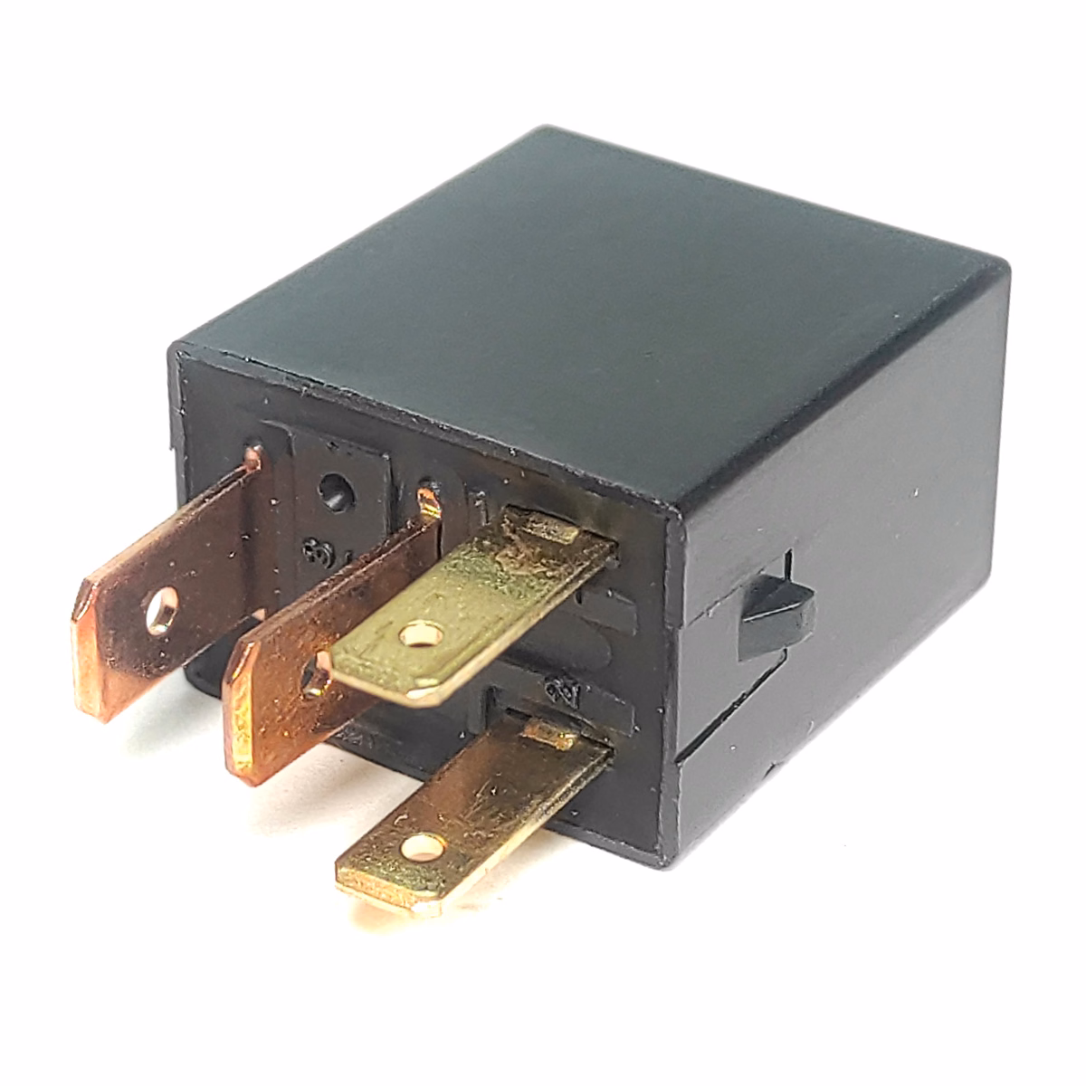 RELEVADOR (RELAY) DIRECCIONALES 12V P/ DOMINAR 400